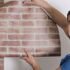 چگونه کاغذ دیواری را در 12 مرحله تعمیر کنیم؟