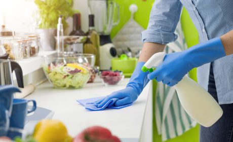 9 ترفند برای تمیز کردن آشپزخانه در یک چشم بهم زدن!