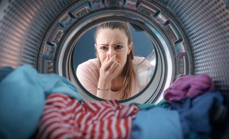 علت بوی بد لباسشویی چیست؟