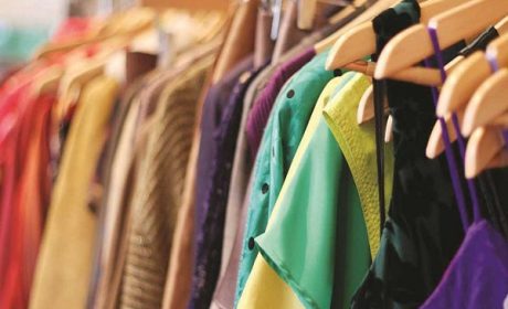 انتخاب رنگ در خرید لباس مردانه و لباس زنانه مهم است؟