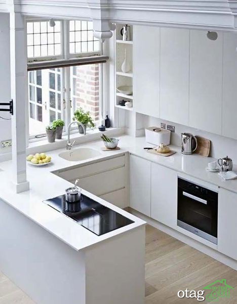 دکوراسیون آشپزخانه سفید با جزئیات رنگی