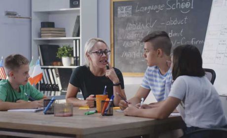 چالش ها و منابع آموزش زبان دوم به افراد مهاجر و پناهندگان