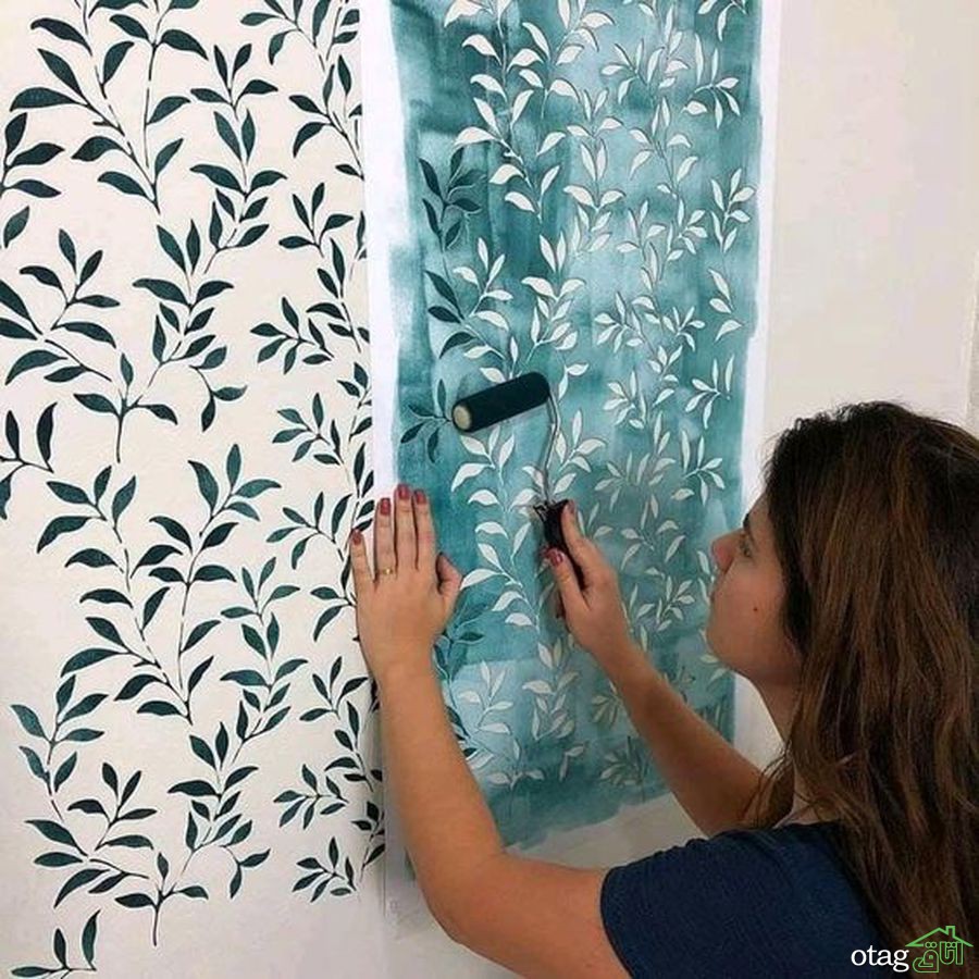 نقاشی با شابلون روی دیوار پذیرایی