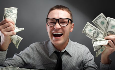 چرا دانشگاه پولسازی یک مسیر ضروری برای موفقیت مالی است؟