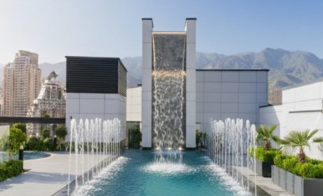  آبنما در روف‌گاردن؛ ترکیب صدای آب با آرامش آسمان