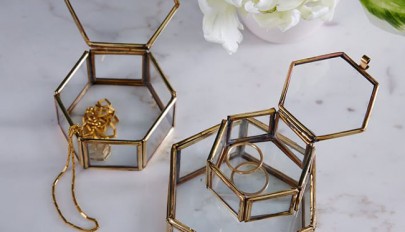 آشنایی با جدیدترین مدل های جعبه جواهرات و دکوری شیشه ای