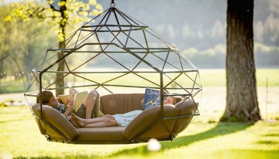 معرفی مدل هایی زیبا از مبل راحتی تابی شکل مناسب فضای خارج