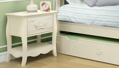   میز پاتختی شیک و مدرن مناسب اتاق خواب های مرتب و کارآمد