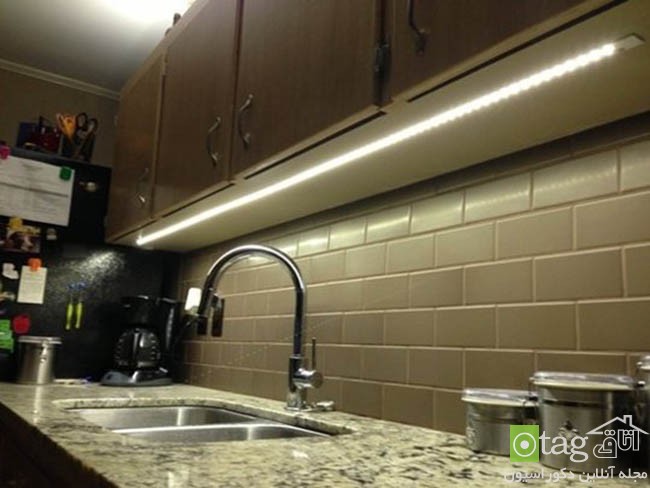 دکوراسیون آشپزخانه مدرن با لامپ و چراغ زیر کابینتی
